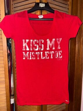 PINK mistletoe top.